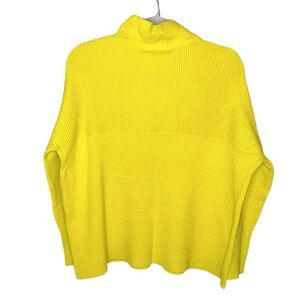 Chelsea & Theodore Women's Textured Turtleneck Sweater Size Medium NWT